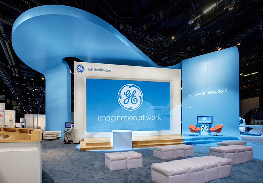 Large presentation theatre design set the theme and visually connected GE's modalities in the exhibit at RSNA.